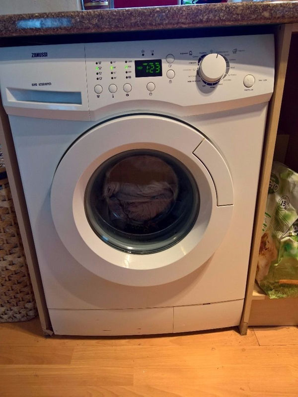 Zanussi Washing Machine ZWG1120M The water is not heating during cycles