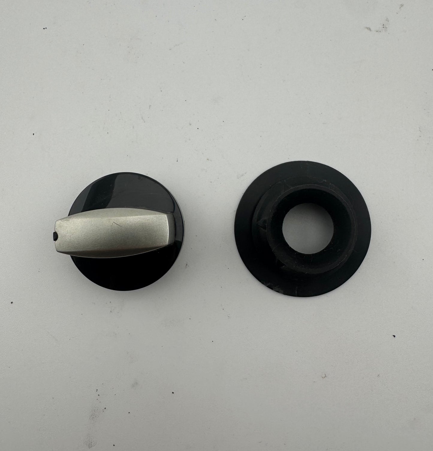 Bosch Knob-cooking area control knob black/inox L=4,9MM 00621989