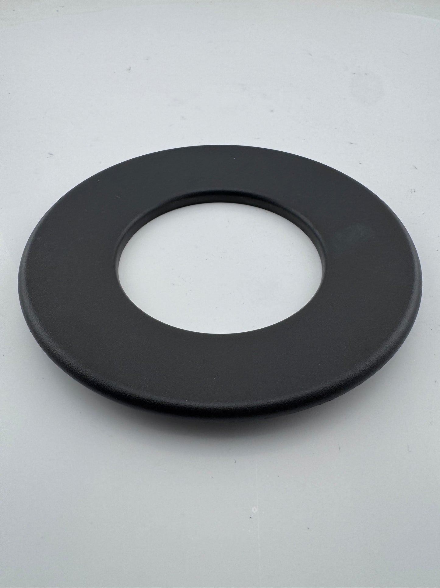 Bosch Wok Burner Outer Cap : 135mm Outer / 75mm 4-5KW DEF. BURNER BLACK MATT 00647658