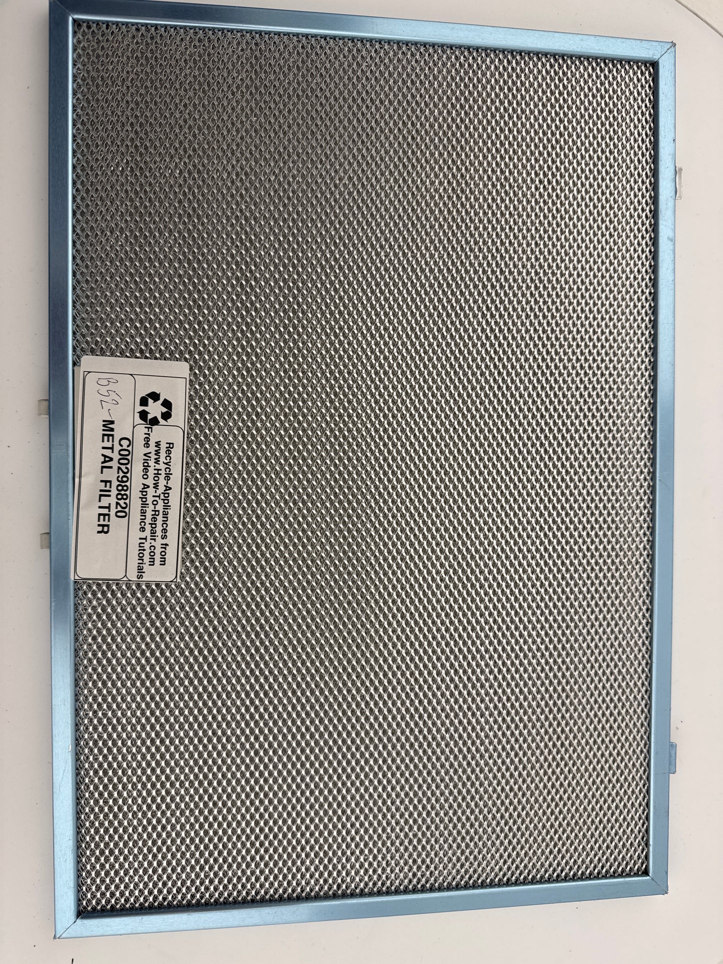 Hotpoint Indesit Cooker Hood Metal Mesh Grease Filter 372,5x259,5x9 mm C00298820
