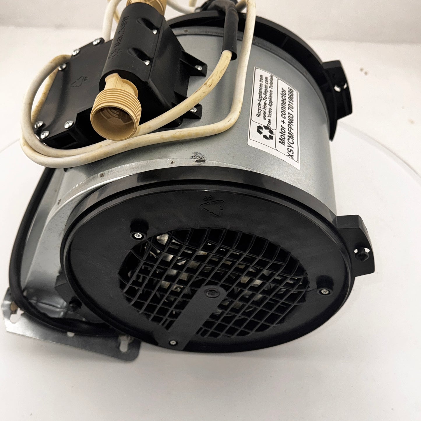Baumatic Cooker Hood Extractor Main Motor Assembly 07019686 with light holders