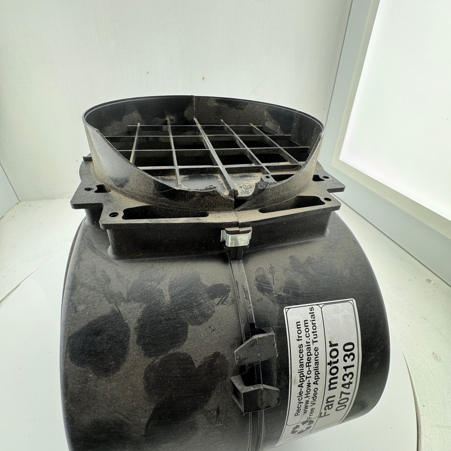 Bosch Neff Siemens Extractor Cooker Hood Fan Motor Assembly 00743130
