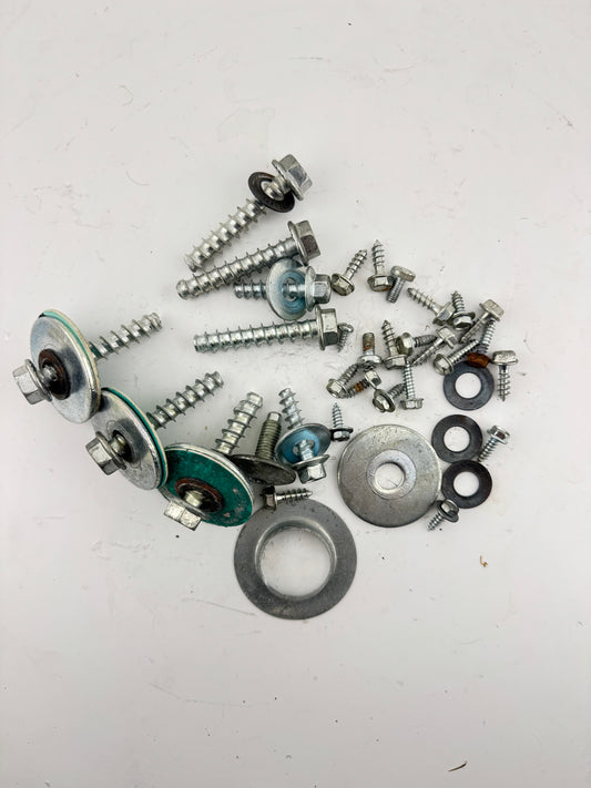 Bag Of Assorted Screws From a Bosch VHD 844DB-80