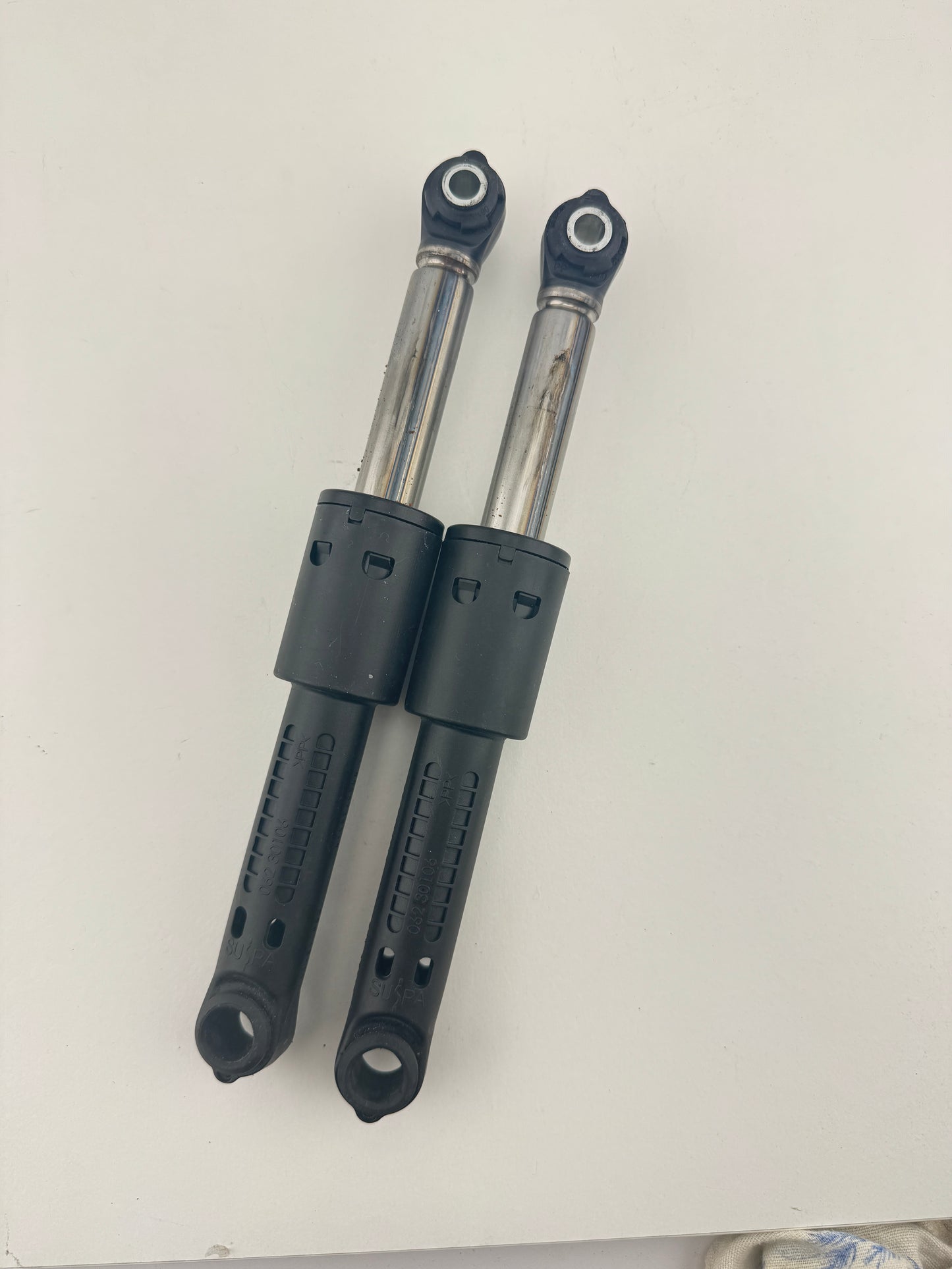 Bosch Shock Absorber 11013282 Pair