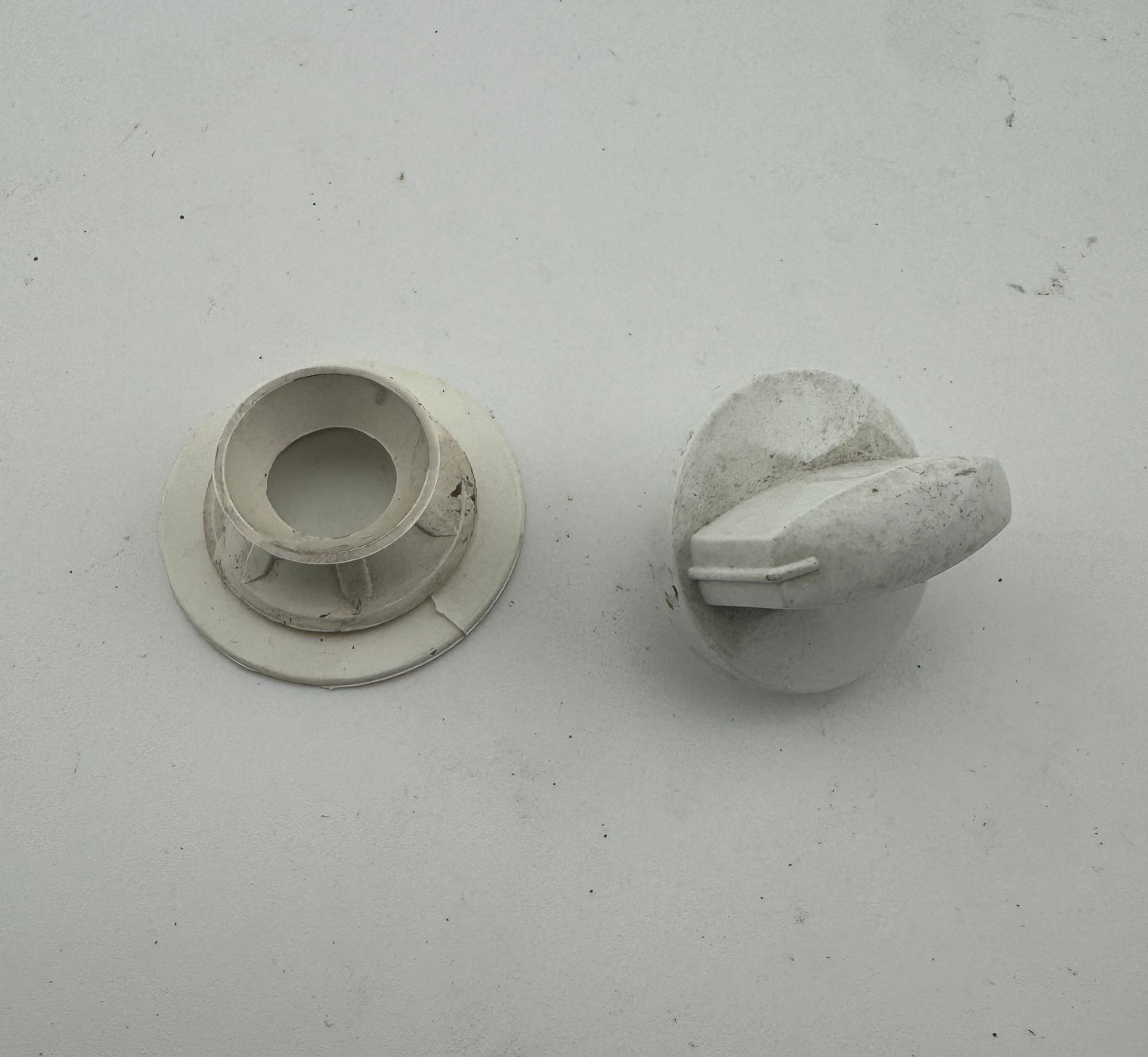 Bosch White Knob with rubber seal  IH5 NE 8.3MM 00623272 00612706