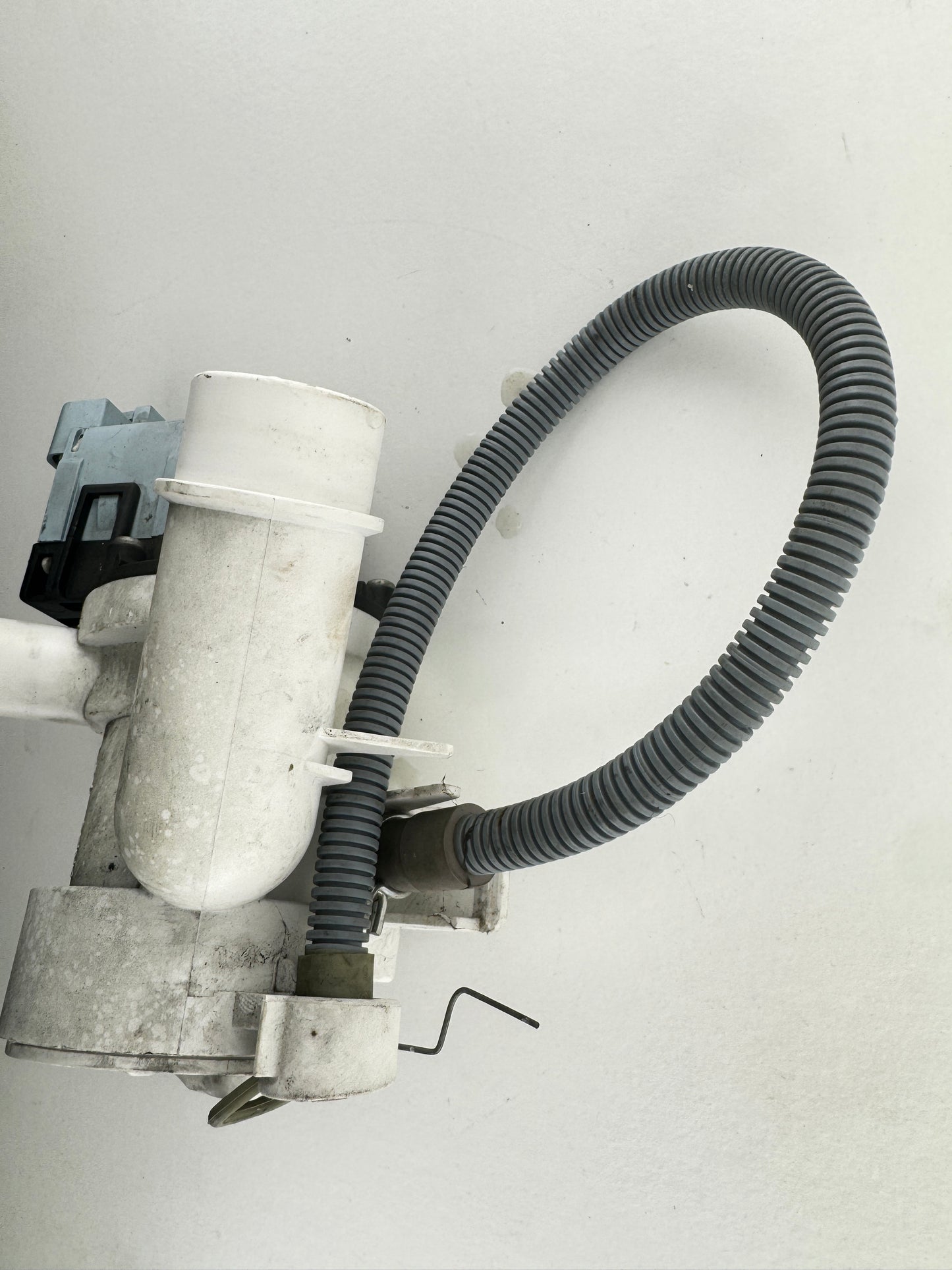 Hoover / Candy / Haier Drain Pump Assembly : Askoll Mod. M253 ART RR0720 41018403